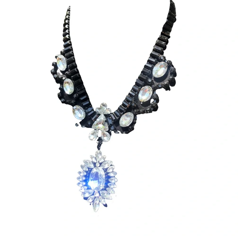 Black Rhinestone Chunky Costume Necklace - Picture 5 of 7